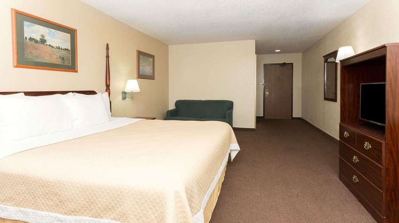 <b>Days Inn Colorado Springs Airport Room</b>. Images powered by <a href="https://iceportal.shijigroup.com/" title="IcePortal" target="_blank">IcePortal</a>.