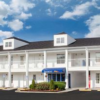 Baymont Inn & Suites Brunswick