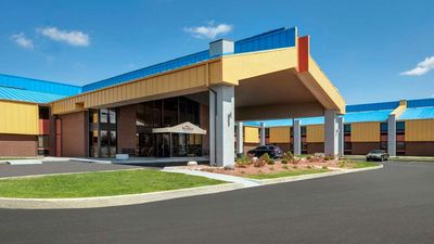 Baymont Inn & Suites Muncie
