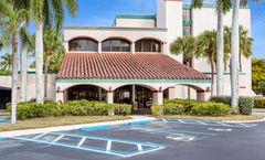 Hotels near Port of Palm Beach, FL  Holiday Inn Express West Palm Beach  Metrocentre