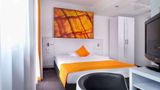 <b>Wyndham Garden City Centre Koenigsallee Room</b>. Images powered by <a href="https://iceportal.shijigroup.com/" title="IcePortal" target="_blank">IcePortal</a>.