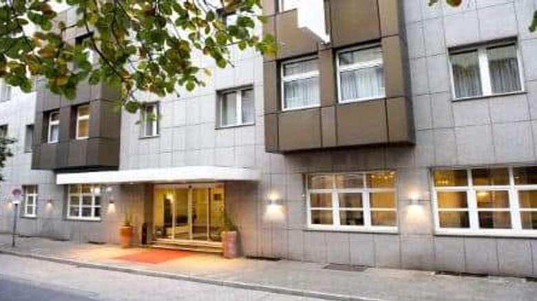 <b>Wyndham Garden City Centre Koenigsallee Exterior</b>. Images powered by <a href="https://iceportal.shijigroup.com/" title="IcePortal" target="_blank">IcePortal</a>.