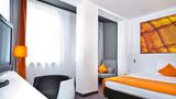<b>Wyndham Garden City Centre Koenigsallee Room</b>. Images powered by <a href="https://iceportal.shijigroup.com/" title="IcePortal" target="_blank">IcePortal</a>.