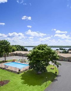 Super 8 Brockville