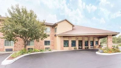 Baymont Inn & Suites Muskegon