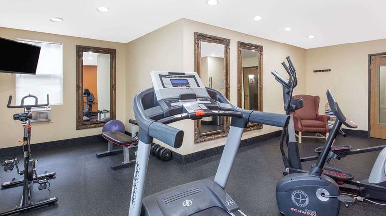 <b>Baymont Inn & Suites Muskegon Health</b>. Images powered by <a href="https://iceportal.shijigroup.com/" title="IcePortal" target="_blank">IcePortal</a>.