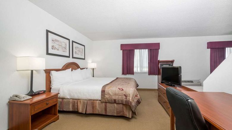 <b>Baymont Inn & Suites Marshfield Room</b>. Images powered by <a href="https://iceportal.shijigroup.com/" title="IcePortal" target="_blank">IcePortal</a>.