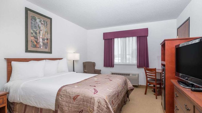 <b>Baymont Inn & Suites Marshfield Room</b>. Images powered by <a href="https://iceportal.shijigroup.com/" title="IcePortal" target="_blank">IcePortal</a>.