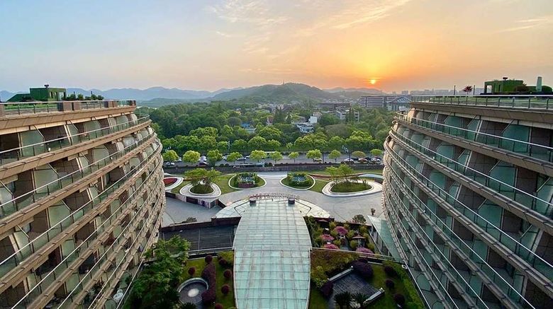 Wyndham Grand Plaza Royale Hangzhou Exterior. Images powered by <a href="https://iceportal.shijigroup.com" target="_blank" rel="noopener">Ice Portal</a>.