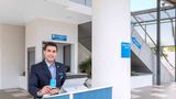 <b>Wyndham Surfers Paradise Resort Lobby</b>. Images powered by <a href="https://iceportal.shijigroup.com/" title="IcePortal" target="_blank">IcePortal</a>.