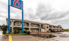 Motel 6 San Antonio Splashtown