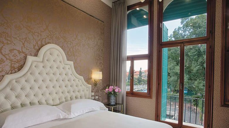 <b>Hotel Santa Chiara Room</b>. Images powered by <a href="https://iceportal.shijigroup.com/" title="IcePortal" target="_blank">IcePortal</a>.