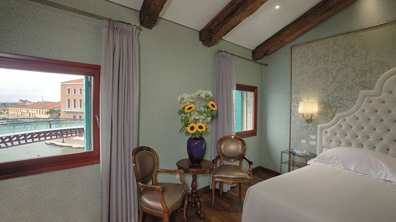 <b>Hotel Santa Chiara Room</b>. Images powered by <a href="https://iceportal.shijigroup.com/" title="IcePortal" target="_blank">IcePortal</a>.