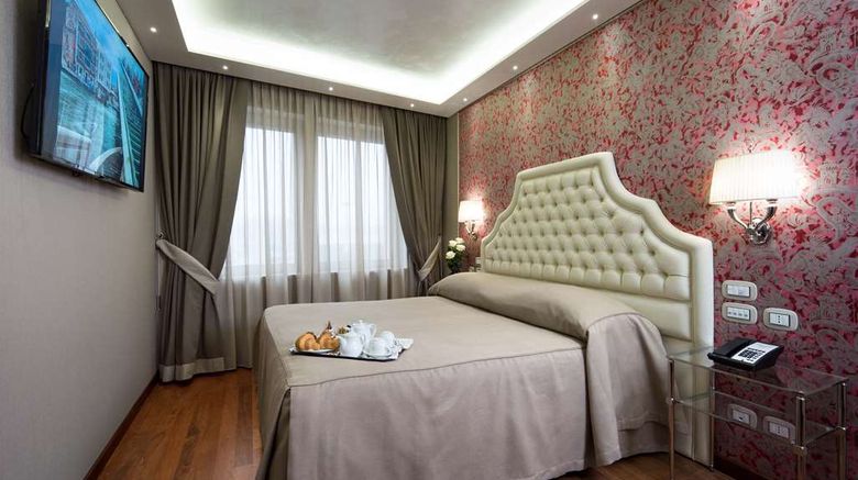 <b>Hotel Santa Chiara Suite</b>. Images powered by <a href="https://iceportal.shijigroup.com/" title="IcePortal" target="_blank">IcePortal</a>.