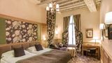 Hotel La Perle Room