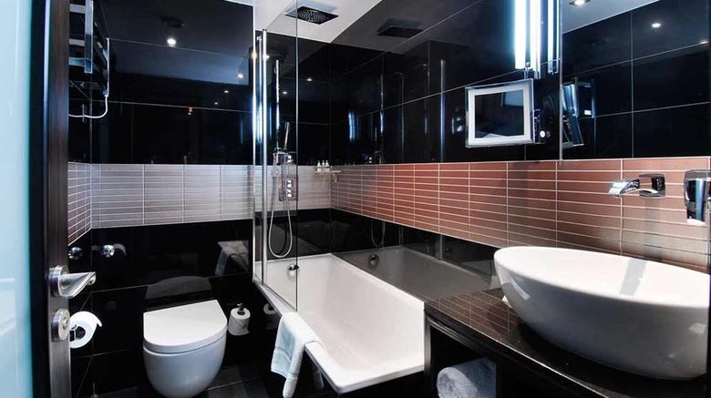 <b>The Barbican Rooms by Montcalm Room</b>. Images powered by <a href="https://iceportal.shijigroup.com/" title="IcePortal" target="_blank">IcePortal</a>.