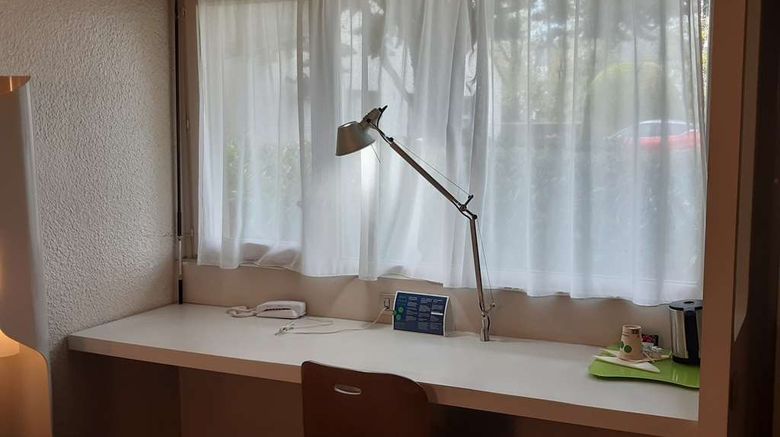 <b>Campanile Grenoble North Room</b>. Images powered by <a href="https://iceportal.shijigroup.com/" title="IcePortal" target="_blank">IcePortal</a>.