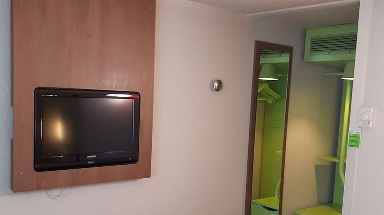 <b>Campanile Grenoble North Room</b>. Images powered by <a href="https://iceportal.shijigroup.com/" title="IcePortal" target="_blank">IcePortal</a>.
