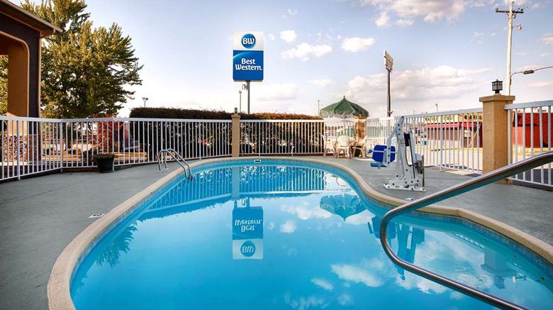 <b>Best Western Fairwinds Inn Pool</b>. Images powered by <a href="https://iceportal.shijigroup.com/" title="IcePortal" target="_blank">IcePortal</a>.