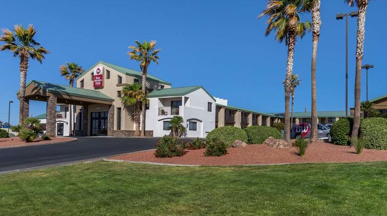 <b>Best Western Plus King's Inn & Suites Exterior</b>. Images powered by <a href="https://iceportal.shijigroup.com/" title="IcePortal" target="_blank">IcePortal</a>.