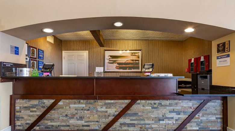 <b>Best Western Plus King's Inn & Suites Lobby</b>. Images powered by <a href="https://iceportal.shijigroup.com/" title="IcePortal" target="_blank">IcePortal</a>.