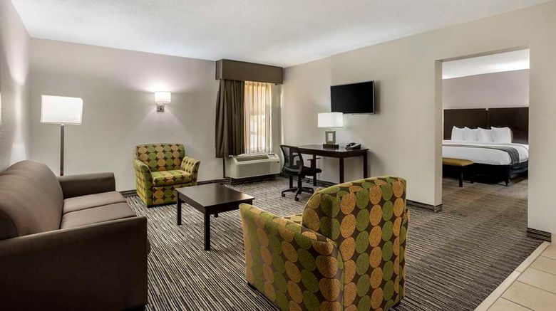 <b>Best Western Plus Jonesboro Inn & Suites Suite</b>. Images powered by <a href="https://iceportal.shijigroup.com/" title="IcePortal" target="_blank">IcePortal</a>.