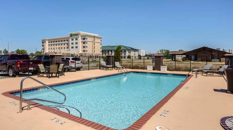 <b>Best Western Plus Jonesboro Inn & Suites Pool</b>. Images powered by <a href="https://iceportal.shijigroup.com/" title="IcePortal" target="_blank">IcePortal</a>.
