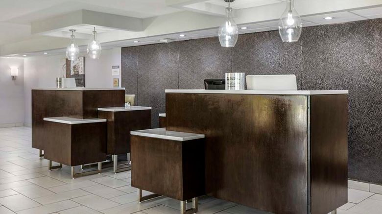 <b>Best Western Plus Jonesboro Inn & Suites Lobby</b>. Images powered by <a href="https://iceportal.shijigroup.com/" title="IcePortal" target="_blank">IcePortal</a>.