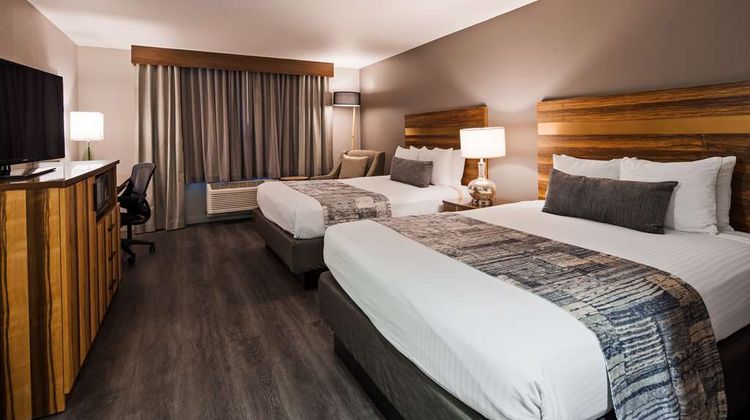 Best Western Cedar Inn & Suites Room