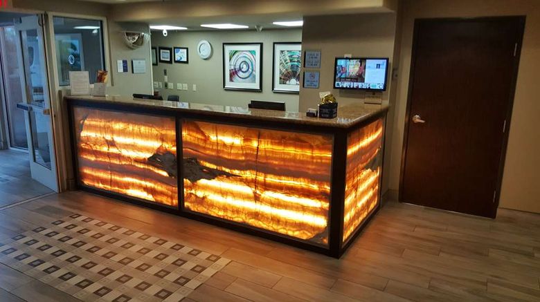 <b>Best Western Plus Airport Inn & Suites Lobby</b>. Images powered by <a href="https://iceportal.shijigroup.com/" title="IcePortal" target="_blank">IcePortal</a>.