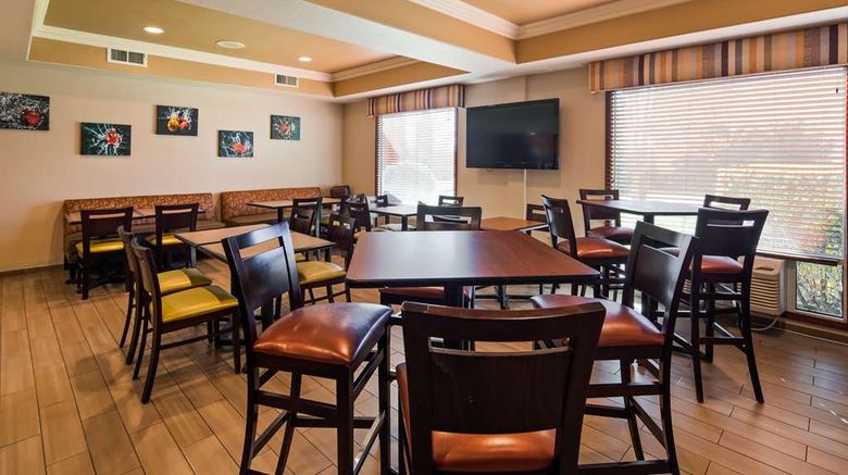 <b>Best Western Plus Airport Inn & Suites Restaurant</b>. Images powered by <a href="https://iceportal.shijigroup.com/" title="IcePortal" target="_blank">IcePortal</a>.