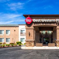 Best Western Plus Twin View Inn & Suites