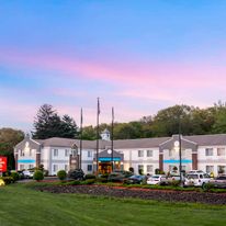 Best Western Plus New England Inn & Stes