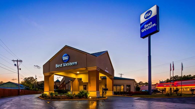 Best Western Airport Inn Exterior. Images powered by <a href="https://iceportal.shijigroup.com" target="_blank" rel="noopener">Ice Portal</a>.