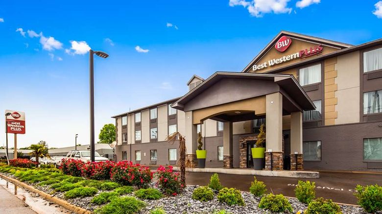 Best Western Executive Inn Exterior. Images powered by <a href="https://iceportal.shijigroup.com" target="_blank" rel="noopener">Ice Portal</a>.