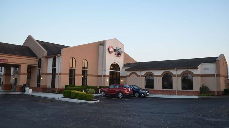 <b>Best Western Plus Sikeston Exterior</b>. Images powered by <a href="https://iceportal.shijigroup.com/" title="IcePortal" target="_blank">IcePortal</a>.