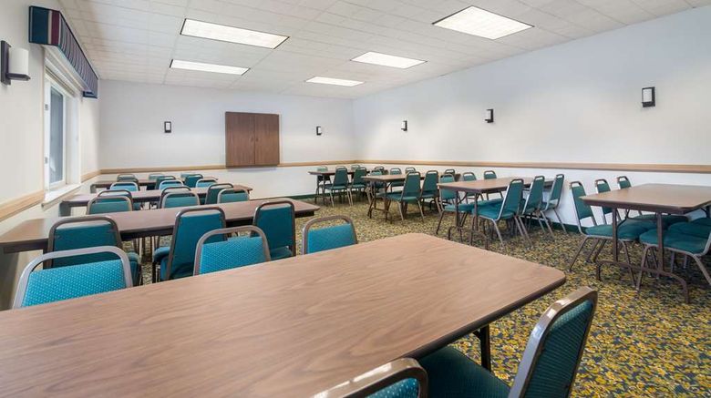 <b>Best Western Saranac Lake Meeting</b>. Images powered by <a href="https://iceportal.shijigroup.com/" title="IcePortal" target="_blank">IcePortal</a>.