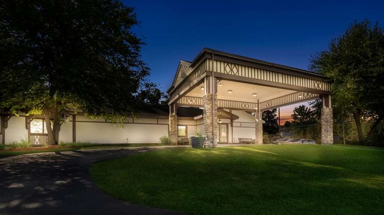 <b>Best Western Saranac Lake Exterior</b>. Images powered by <a href="https://iceportal.shijigroup.com/" title="IcePortal" target="_blank">IcePortal</a>.