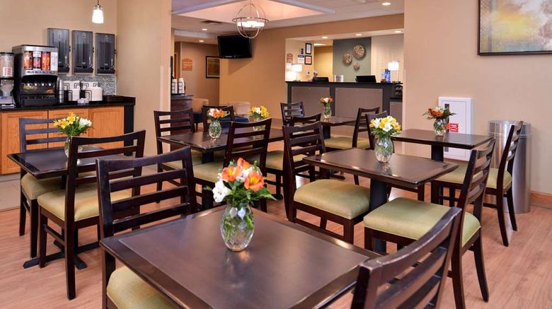 <b>Best Western Plus University Inn Restaurant</b>. Images powered by <a href="https://iceportal.shijigroup.com/" title="IcePortal" target="_blank">IcePortal</a>.