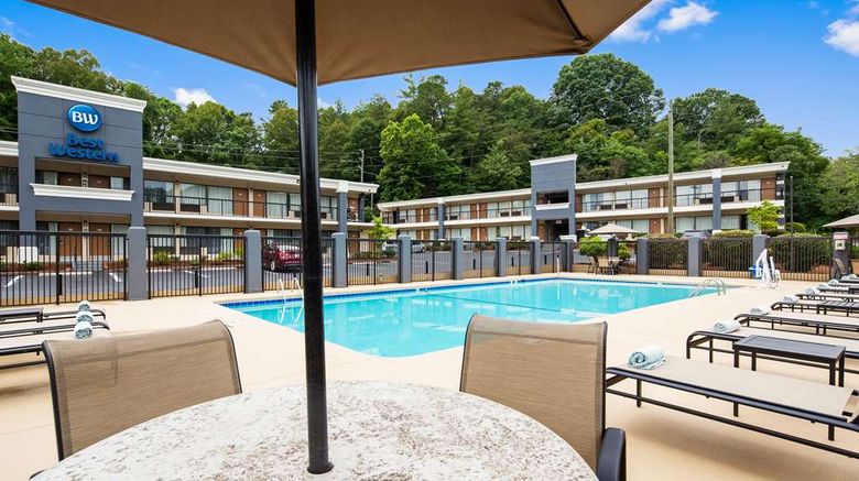 <b>Best Western of Asheville Biltmore East Pool</b>. Images powered by <a href="https://iceportal.shijigroup.com/" title="IcePortal" target="_blank">IcePortal</a>.