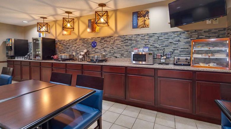 <b>Best Western Lakewood Inn Restaurant</b>. Images powered by <a href="https://iceportal.shijigroup.com/" title="IcePortal" target="_blank">IcePortal</a>.