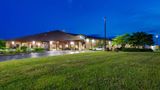 <b>Best Western Lakewood Inn Exterior</b>. Images powered by <a href="https://iceportal.shijigroup.com/" title="IcePortal" target="_blank">IcePortal</a>.