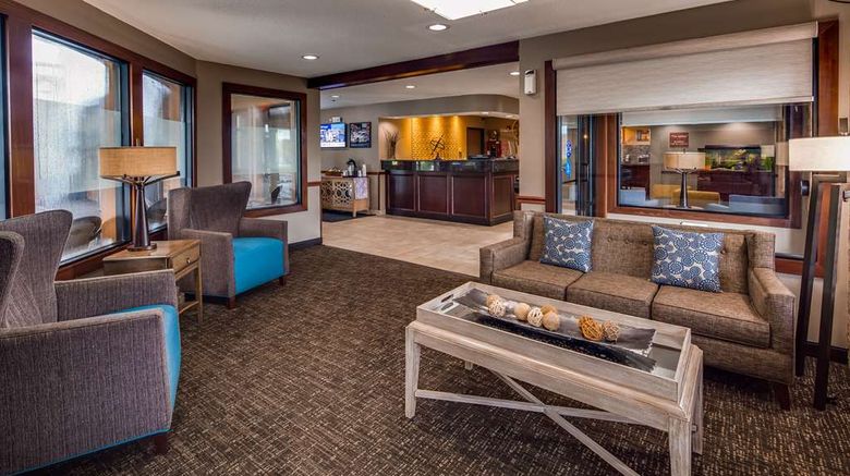 <b>Best Western Lakewood Inn Lobby</b>. Images powered by <a href="https://iceportal.shijigroup.com/" title="IcePortal" target="_blank">IcePortal</a>.