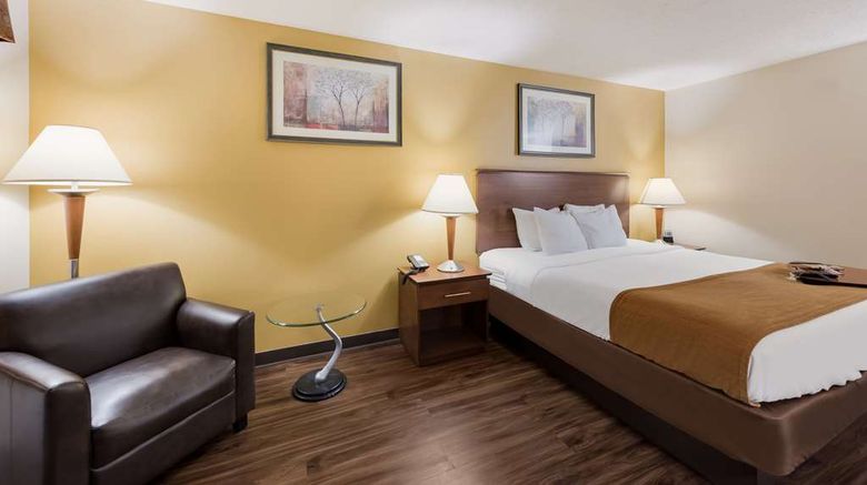 <b>Best Western Lakewood Inn Room</b>. Images powered by <a href="https://iceportal.shijigroup.com/" title="IcePortal" target="_blank">IcePortal</a>.