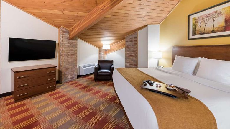 <b>Best Western Lakewood Inn Suite</b>. Images powered by <a href="https://iceportal.shijigroup.com/" title="IcePortal" target="_blank">IcePortal</a>.