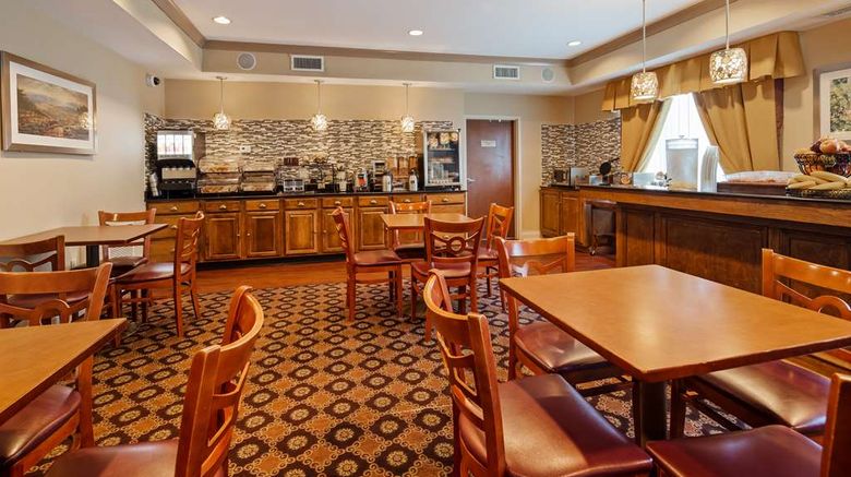 <b>Best Western Plus Hannaford Inn & Suites Restaurant</b>. Images powered by <a href="https://iceportal.shijigroup.com/" title="IcePortal" target="_blank">IcePortal</a>.