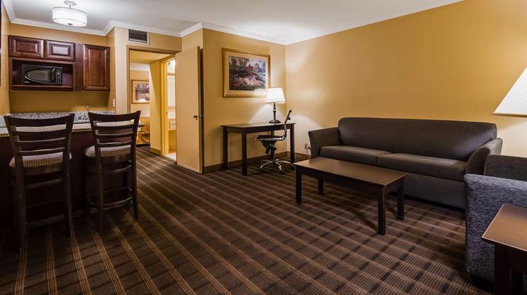 Best Western Inn & Suites Suite