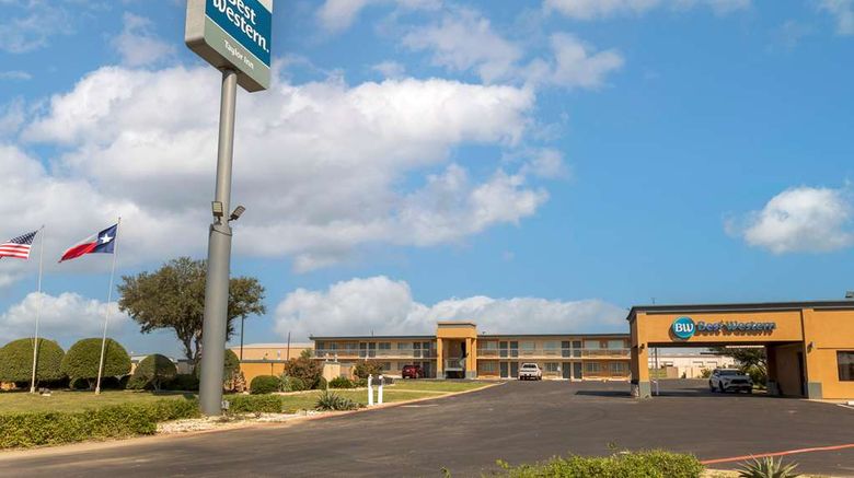 <b>Best Western Taylor Inn Exterior</b>. Images powered by <a href="https://iceportal.shijigroup.com/" title="IcePortal" target="_blank">IcePortal</a>.