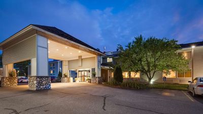 Best Western Plus Windjammer Inn & Conf