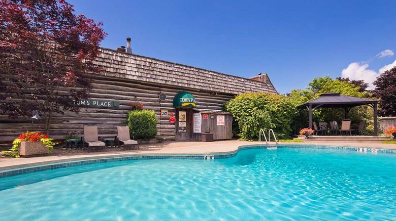 <b>Best Western Fireside Inn Pool</b>. Images powered by <a href="https://iceportal.shijigroup.com/" title="IcePortal" target="_blank">IcePortal</a>.